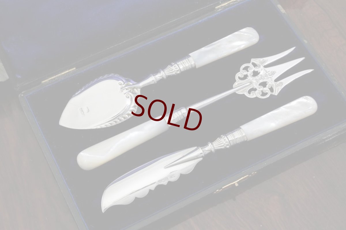 画像2: 純銀製（925）　白蝶貝ハンドル　ジャムスプーン、バターナイフ、トーストフォークセット (2)