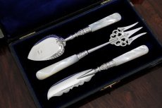 画像2: 純銀製（925）　白蝶貝ハンドル　ジャムスプーン、バターナイフ、トーストフォークセット (2)