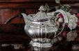 画像3: シルバープレート製　1901年　Atkin Bros ハンドエングレーブメント お花とスクロール小さめ　ティーコーヒー4点セット