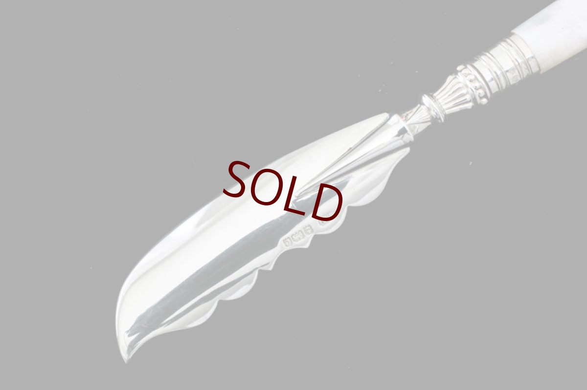 画像14: 純銀製（925）　白蝶貝ハンドル　ジャムスプーン、バターナイフ、トーストフォークセット (14)