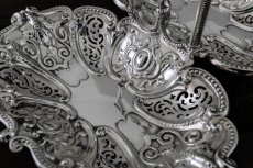 画像5: シルバープレート製 ヴィクトリア時代後期　ハンドチェイシング、透かし細工　ダブルディッシュ (5)