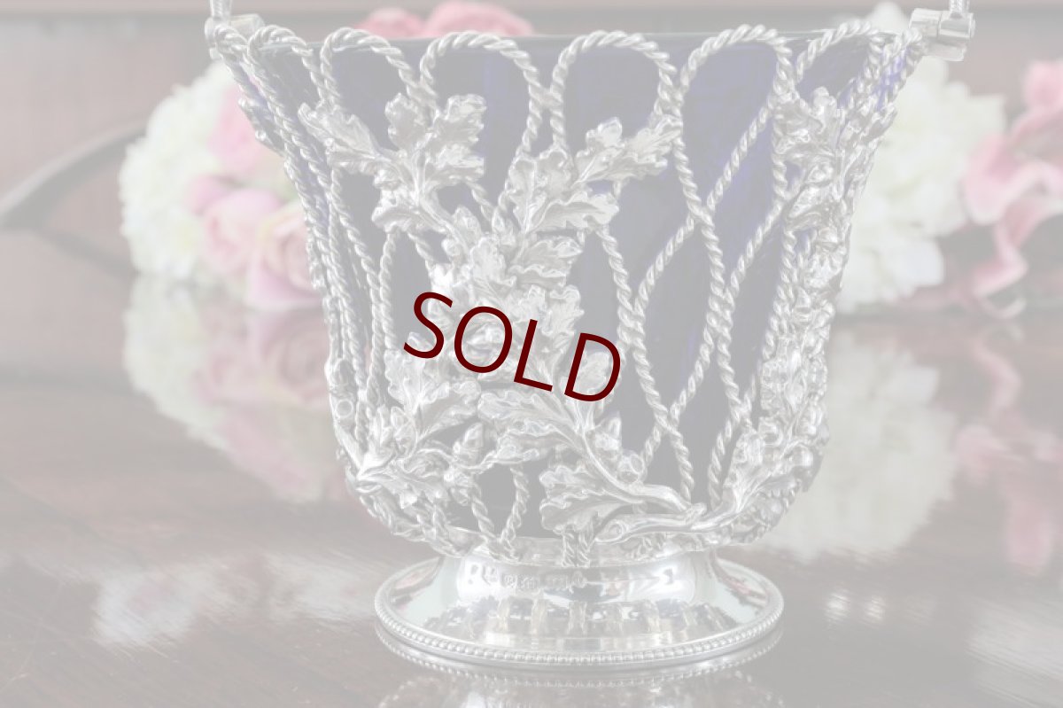 画像6: シルバープレート製　1858年製作　Elkington ワイヤーワーク　ブルーグラスシュガーバスケット (6)