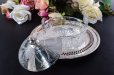 画像2: シルバープレート製　ヴィクトリアン　お花のガーランド彫刻　ハンドカットクリスタルグラス　バターディッシュ