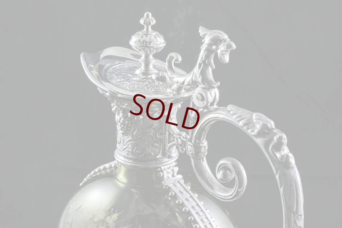 画像11: シルバープレート製　特級　ヴィクトリア時代後期　ハンドエッチング　グリーンクリスタルグラス　クラレットジャグ (11)