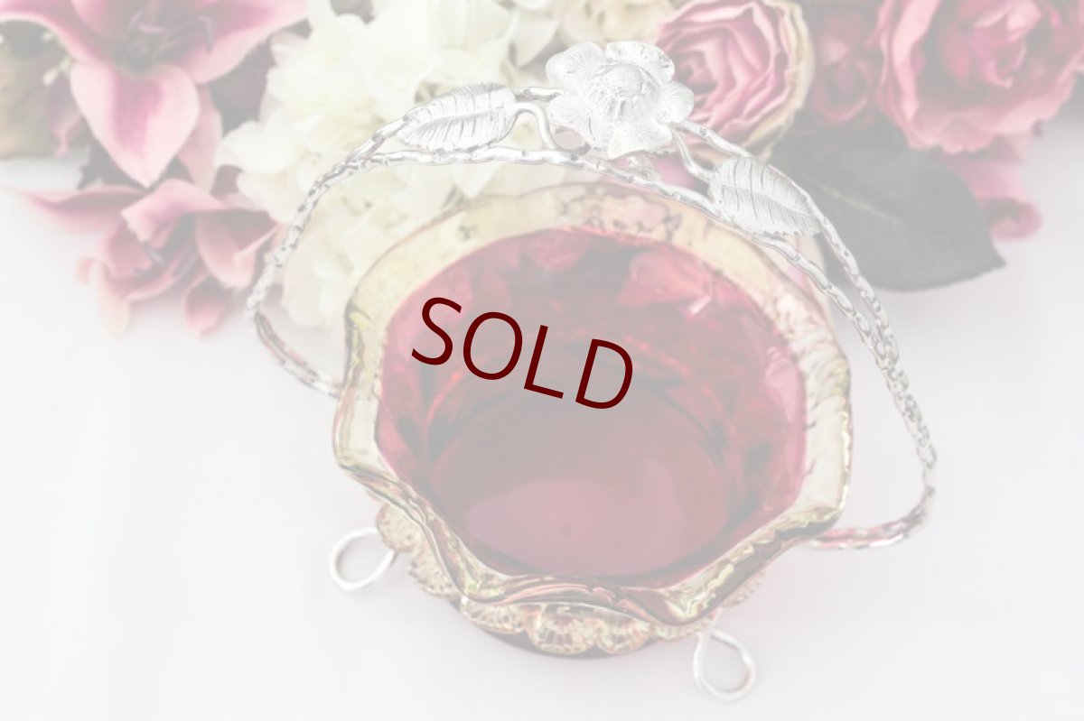 画像6: シルバープレート製　お花のハンドル　フリル付きクランベリー＆イエローグラス　シュガーバスケット (6)