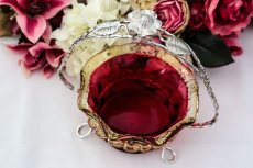 画像6: シルバープレート製　お花のハンドル　フリル付きクランベリー＆イエローグラス　シュガーバスケット (6)