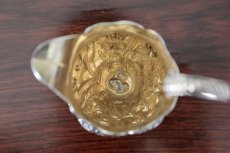 画像8: 純銀製（９２５）ジョージ三世1762年　ハンドクラフテッド　お花のクリームジャグ (8)