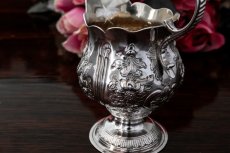 画像7: 純銀製（９２５）ジョージ三世1762年　ハンドクラフテッド　お花のクリームジャグ (7)