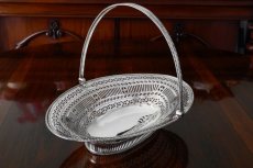画像1: 純銀製（925）1782年　希少 特級　ヘスターベイトマン　透かし細工　ラージ　ケーキバスケット (1)