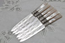 画像9: シルバープレート製　1897年 美手彫り　白蝶貝ハンドル　デザートカトラリー6組セット (9)