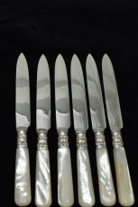 画像4: シルバープレート製　1897年 美手彫り　白蝶貝ハンドル　デザートカトラリー6組セット (4)