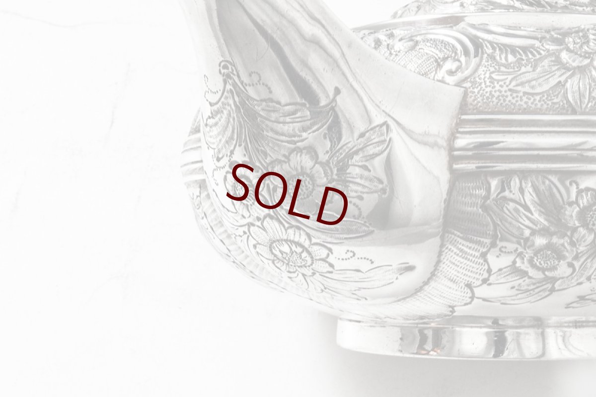 画像10: 純銀製（925）ジョージアン　1823年バーナード制作、お花のチェイシング　手作り　ティーポット (10)