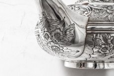 画像10: 純銀製（925）ジョージアン　1823年バーナード制作、お花のチェイシング　手作り　ティーポット (10)