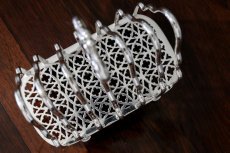 画像8: シルバープレート　ヴィクトリア時代後期　透かし細工　トーストラック  (8)