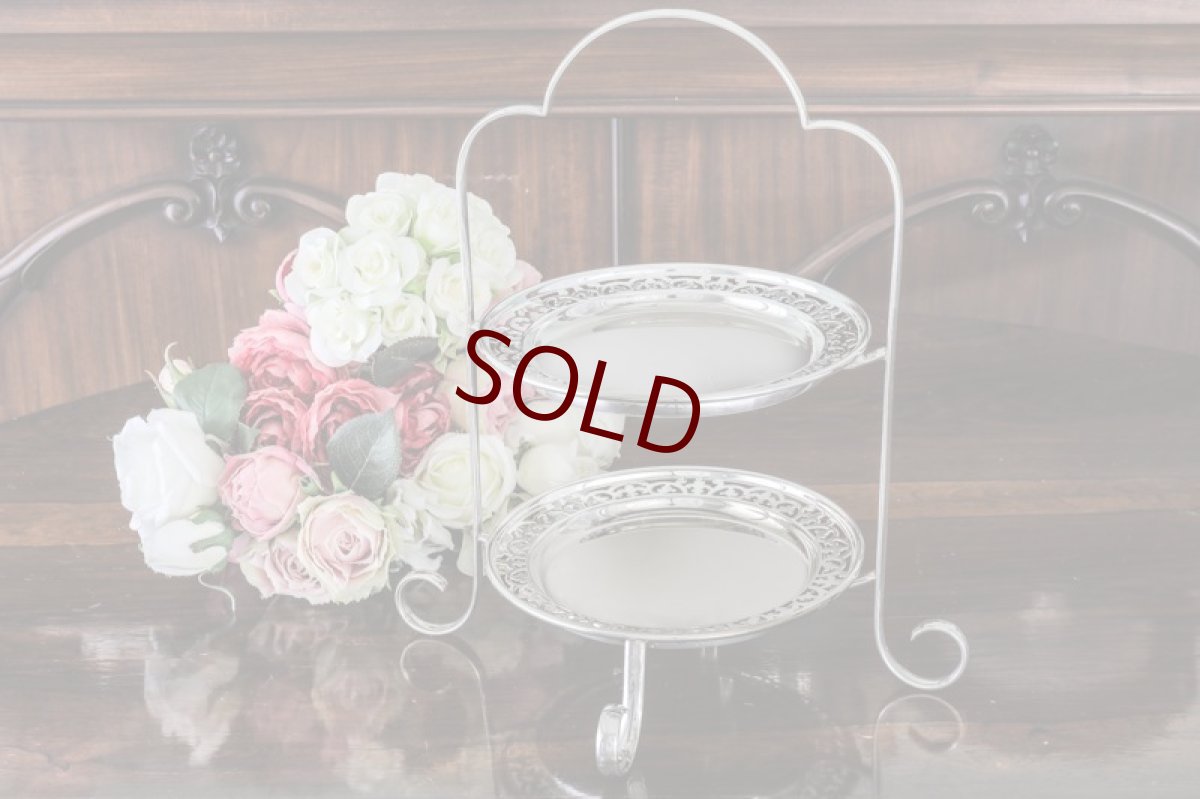 画像1: シルバープレート製　1930年代　透かし細工　二段　アフタヌーンティー用　ケーキスタンド  (1)