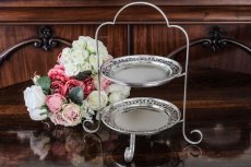 画像1: シルバープレート製　1930年代　透かし細工　二段　アフタヌーンティー用　ケーキスタンド  (1)