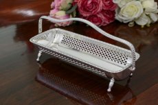 画像1: シルバープレート　ビンテージ　手彫り装飾　透かし細工　ビスケットトレイ  (1)