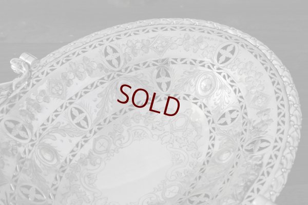 画像2: シルバープレート　ヴィクトリア時代　透かし細工　手彫り彫刻　オーバルケーキバスケット 