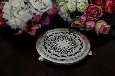 画像1: シルバプレート　ヴィンテージ　透かし細工　ティーポットスタンド (1)