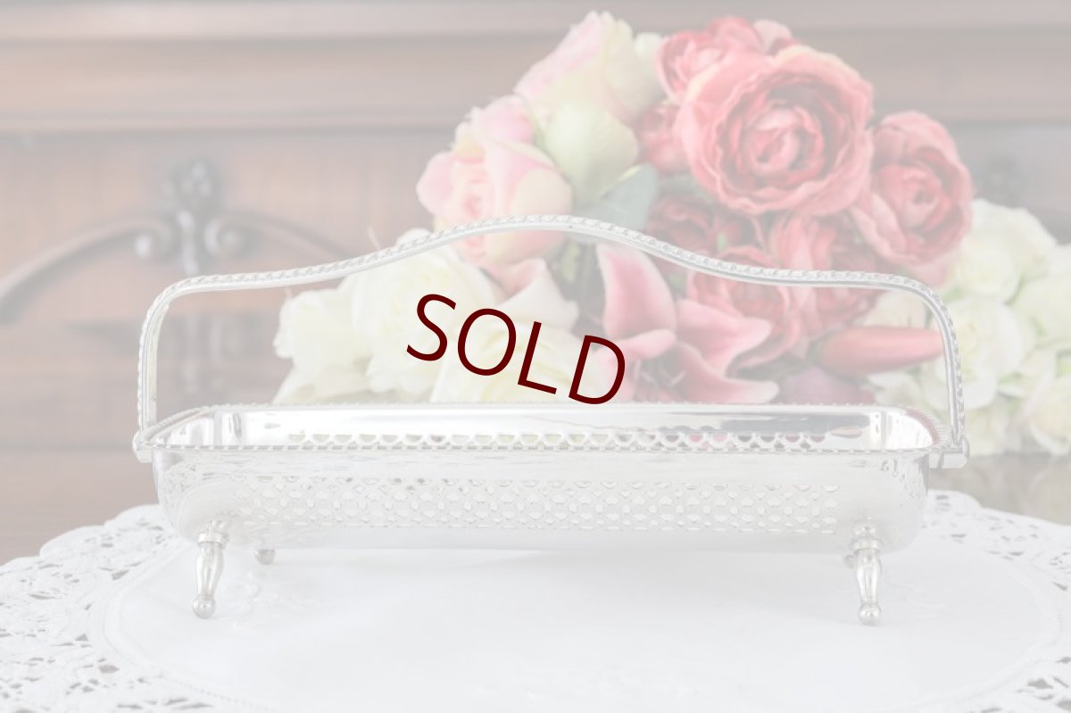 画像4: シルバープレート　ビンテージ　一番人気！　手彫り装飾　ビスケットトレイ  (4)