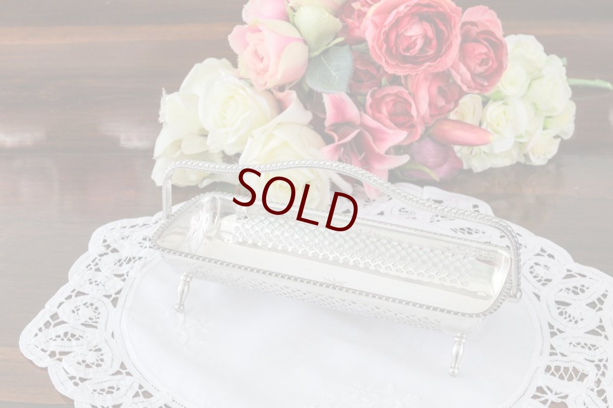 画像3: シルバープレート　ビンテージ　一番人気！　手彫り装飾　ビスケットトレイ  (3)