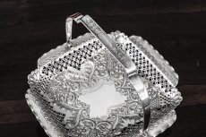 画像3: シルバープレート　1900年ごろ　スクロールと透かし細工のケーキバスケット １ (3)