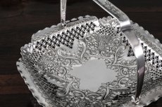 画像2: シルバープレート　1900年ごろ　スクロールと透かし細工のケーキバスケット １ (2)