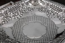 画像3: シルバープレート　1900年ごろ　スクロールと透かし細工のケーキバスケット 2 (3)