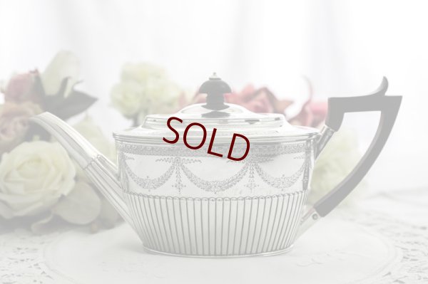 画像2:  純銀製（925）　1884年　クイーンアンスタイル　バチェラーサイズティーポット 