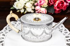 画像4: 純銀製（９２５）1873年　ハンドエングレーブ　薔薇のガーランド＆リボンガーランド　バチェラーサイズティーポット (4)