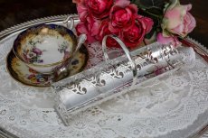 画像4: シルバープレート　ヴィンテージ　打ち出し彫刻と透かし細工　ビスケットトレイ  (4)