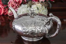 画像12: シルバープレート　ヴィクトリアン　お花の摘み、樹葉の彫刻が華麗な ティーコーヒー4点セット  (12)