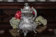 画像2: シルバープレート　ヴィクトリア時代中期　美品　お花の摘み　薔薇とお花のハンドチェイシング　コーヒーポット