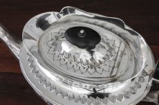 画像7: シルバープレート　ヴィクトリア時代後期　フリルの縁取り　お花の彫刻　ティー3点セット (7)