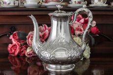 画像2: シルバープレート　ヴィクトリアン　お花の摘み、樹葉の彫刻が華麗な ティーコーヒー4点セット  (2)