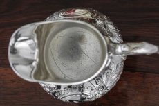 画像18: シルバープレート　ヴィクトリアン　お花の摘み、樹葉の彫刻が華麗な ティーコーヒー4点セット  (18)