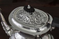 画像5: シルバープレート　1900年前後　ヴィクトリアンロココ　スクロールとお花の打ち出し　ティーコーヒー4点セット (5)