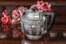 画像3: シルバープレート　ヴィクトリア時代後期　フリルの縁取り　お花の彫刻　ティー3点セット (3)