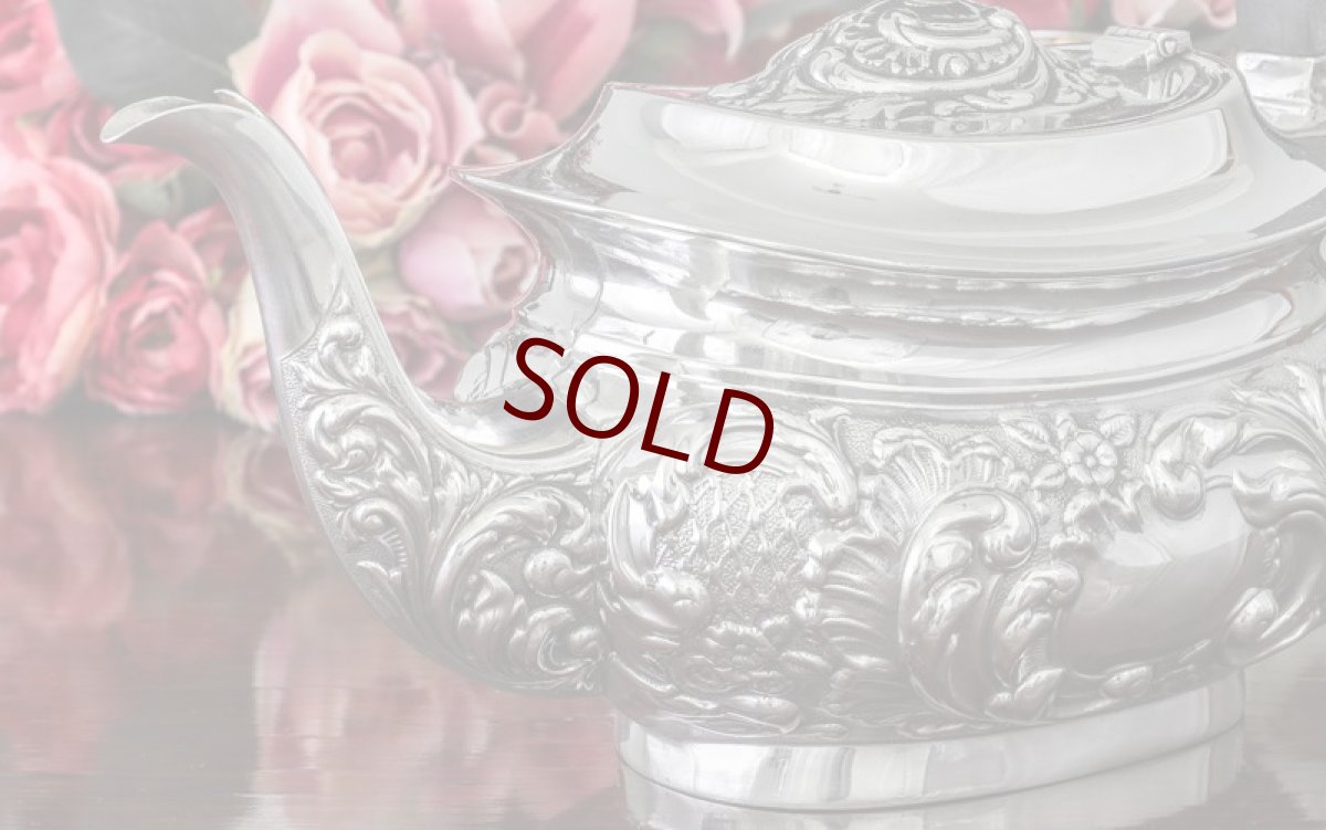 画像9: シルバープレート　1900年前後　ヴィクトリアンロココ　スクロールとお花の打ち出し　ティーコーヒー4点セット (9)