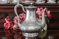 画像6: シルバープレート　ヴィクトリアン　お花の摘み、樹葉の彫刻が華麗な ティーコーヒー4点セット  (6)