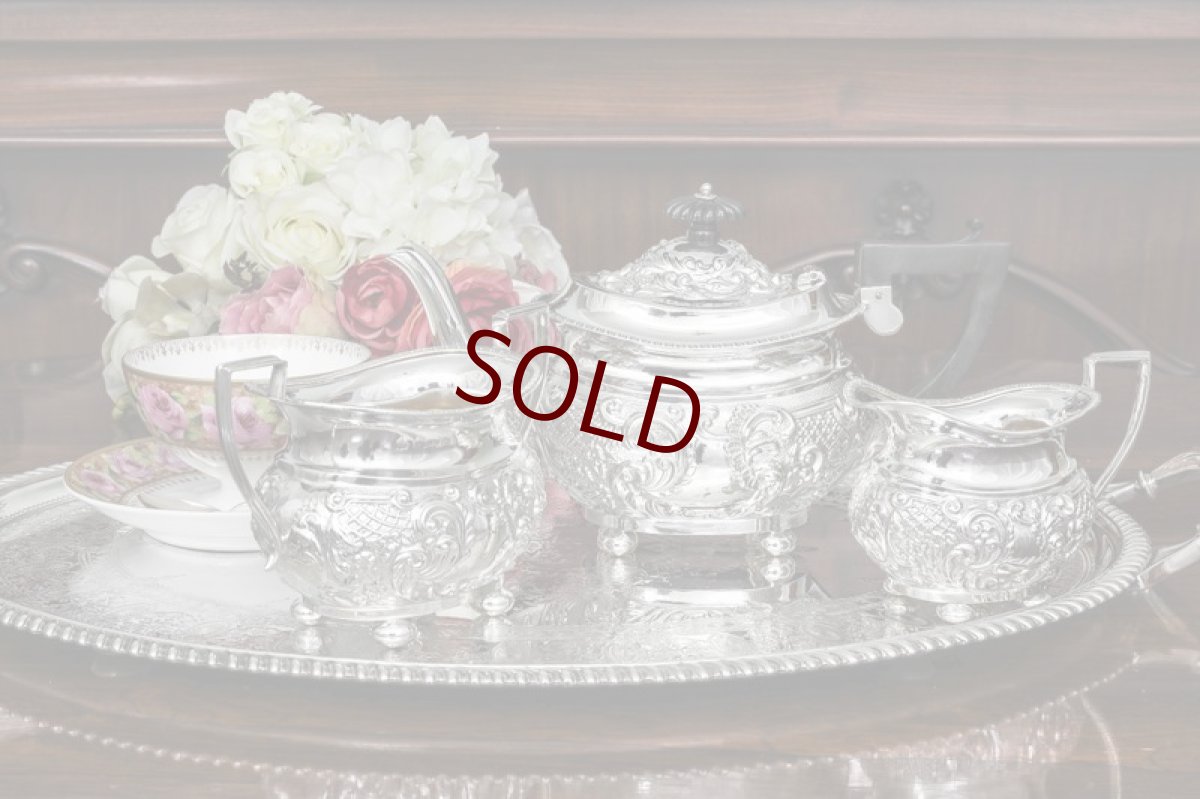 画像12: 純銀（925）1902年　ロココ調スクロールとお花の打ち出し バチェラーサイズ　ティーセット (12)