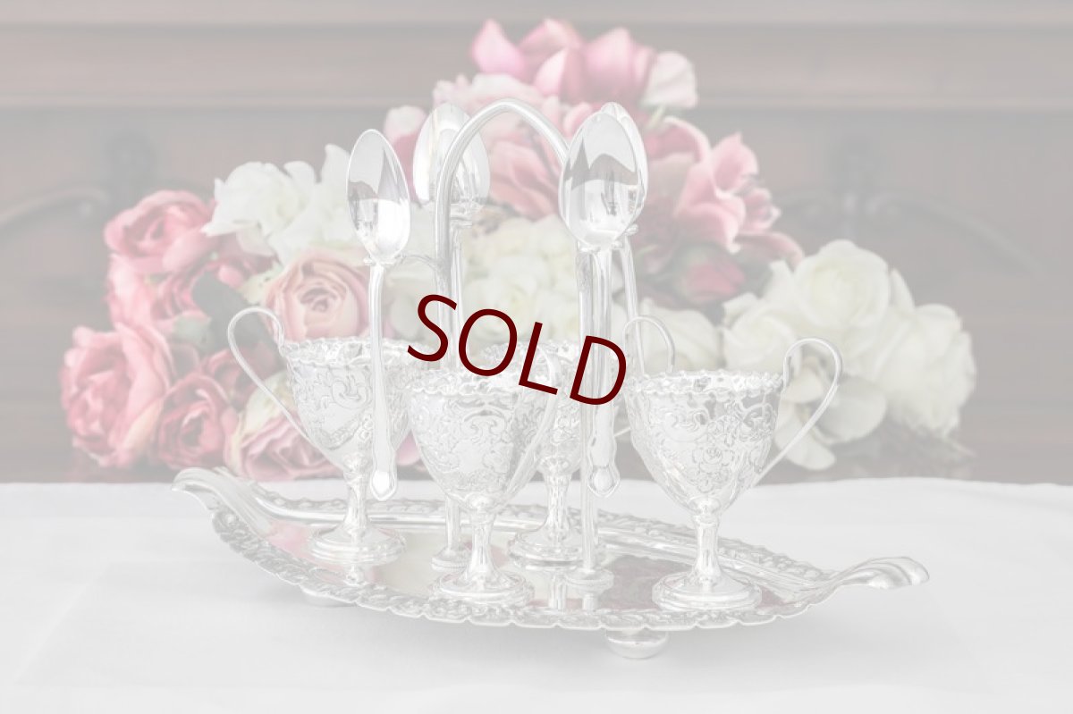 画像1: シルバープレート製　1892年　Walker & Hall 　エッグカップスタンド　セット (1)