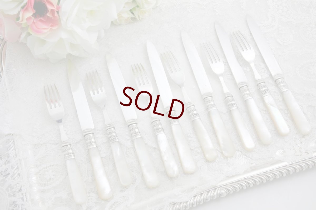 画像8: シルバープレート製　1897年制作　白蝶貝ハンドル　手彫りブレード　デザートカトラリー6組セット　ボックス入り (8)