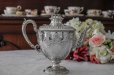 画像3: 純銀製（925）1866/7年　特級 リボンとお花のガーランド　ティーケトル、ティー、コーヒー5点セット