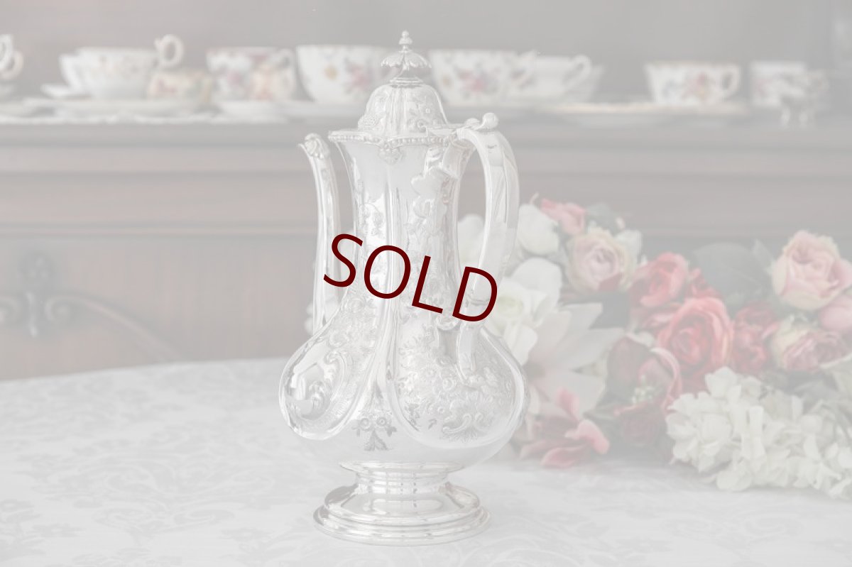 画像4: シルバープレート製　ヴィクトリア時代中期　お花と果物の手彫り彫刻　ティー＆コーヒー4点セット (4)