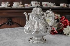画像8: シルバープレート製　ヴィクトリア時代中期　お花と果物の手彫り彫刻　ティー＆コーヒー4点セット (8)