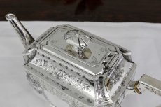 画像5: シルバープレート製 1888年 Atkins Brothers お花のガーランドのティーポット (5)