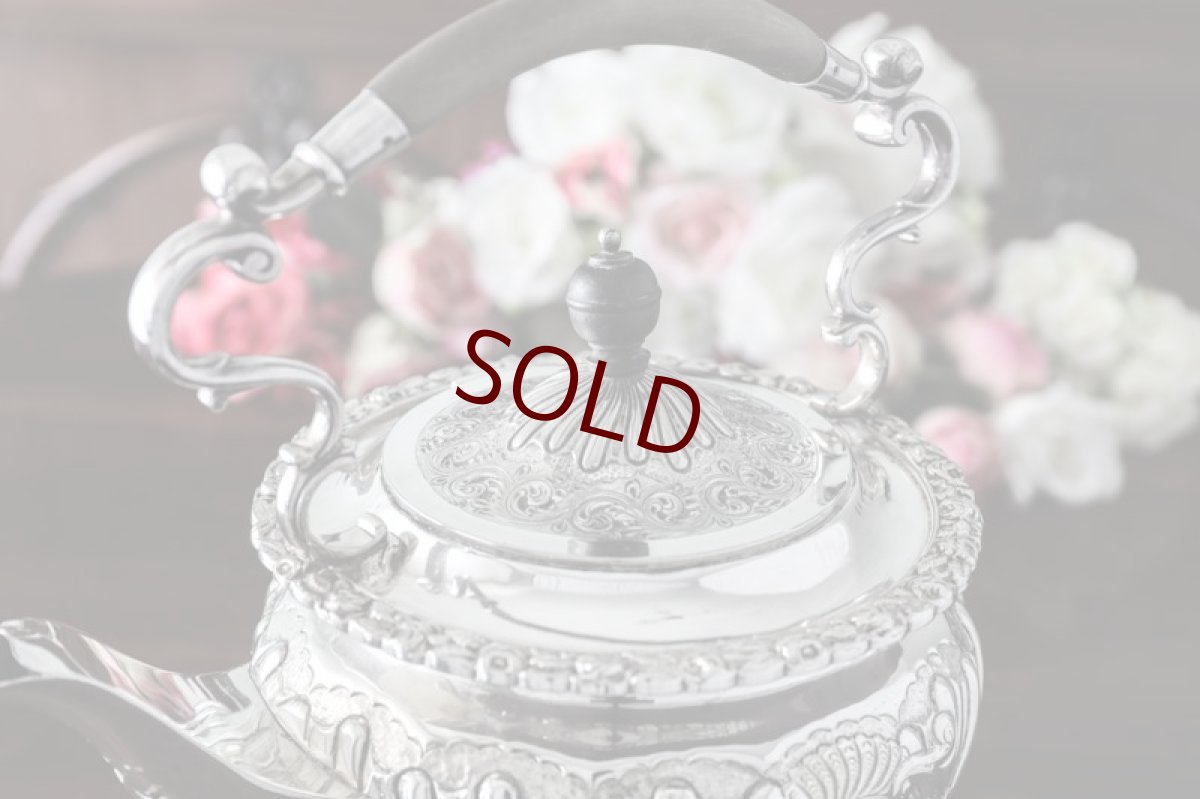 画像6: シルバープレート ハンドフリューテッド　スクロールとお花　バチェラーサイズ　ティーケトル (6)