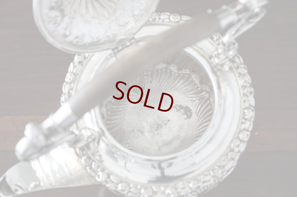 画像8: シルバープレート ハンドフリューテッド　スクロールとお花　バチェラーサイズ　ティーケトル (8)