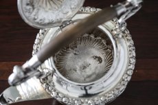 画像8: シルバープレート ハンドフリューテッド　スクロールとお花　バチェラーサイズ　ティーケトル (8)